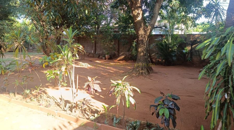 foto_Casa en venta en Luque Mora Kue sobre terreno de 1.400 m² amplia propiedad ideal para vivienda